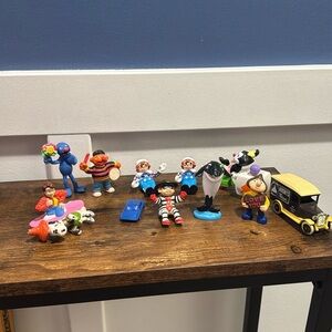 Vintage toy lot 80s/90s McDonald toys and random figures 12 total